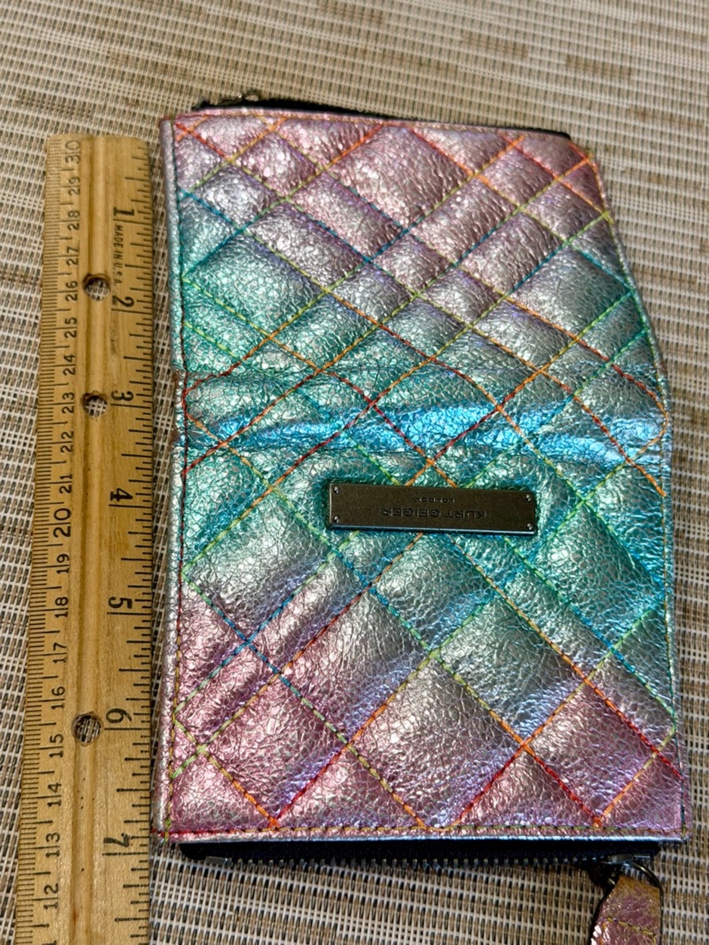 Kurt Geiger Iridescent Multicolor Quilted Leather Wallet with freebie dog charm - Picture 8 of 12